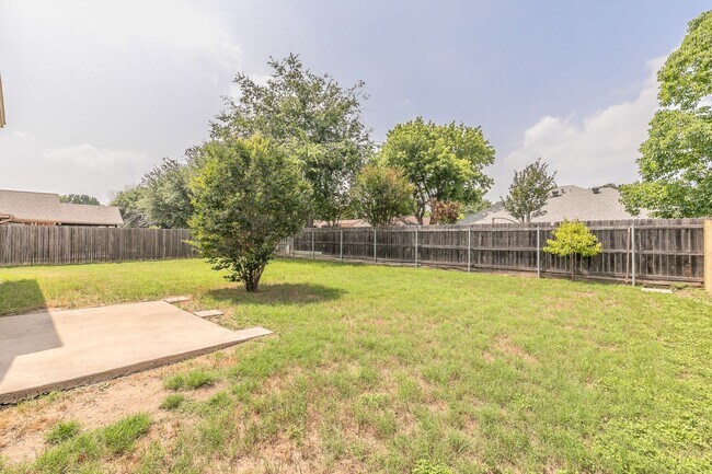 Building Photo - Coming Soon! 2 Story, 3 Bedroom Home in Be...