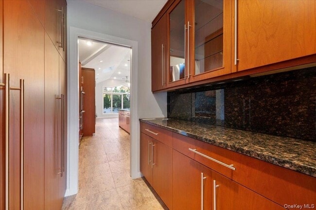 Building Photo - 25 Belmont Dr W