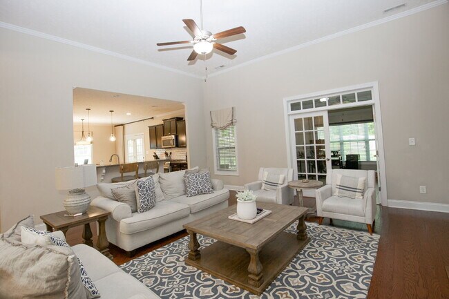 Building Photo - "Large 3-Bedroom plus BONUS Retreat with S...
