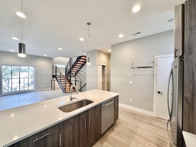 Building Photo - 3360 W 38th Ave
