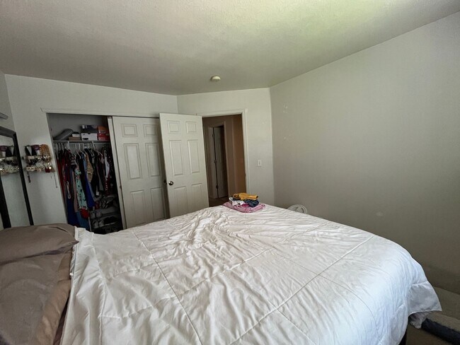 Building Photo - 457 W 91st Cir