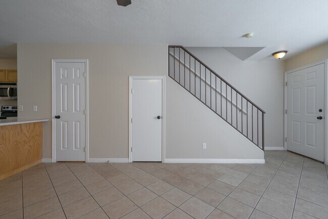Building Photo - Utilities Included! Beautiful 2 Bedroom Townhome in Ivins