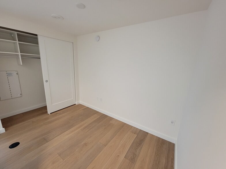 Bedroom - 450 S Main St