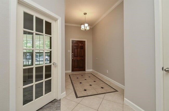 Building Photo - 4006 Autumn Pines Trail