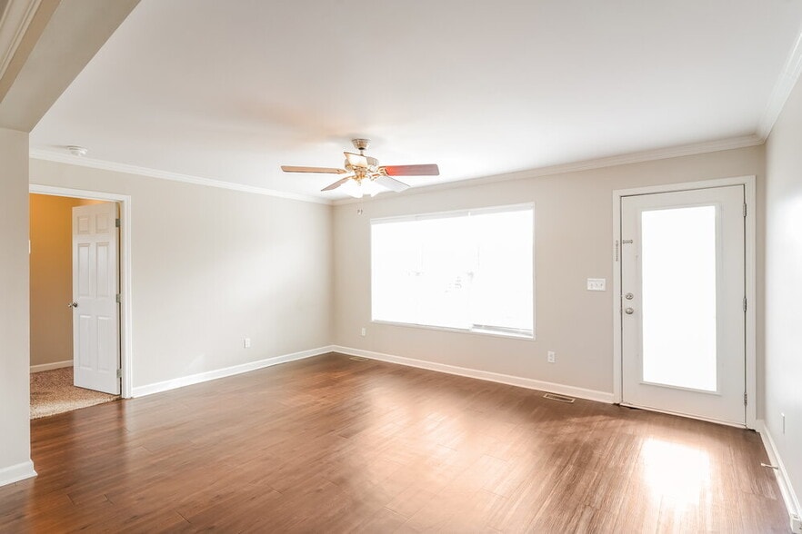 Building Photo - 2003 Vancroft Cir