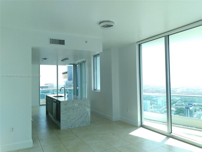 Building Photo - 900 Biscayne Blvd