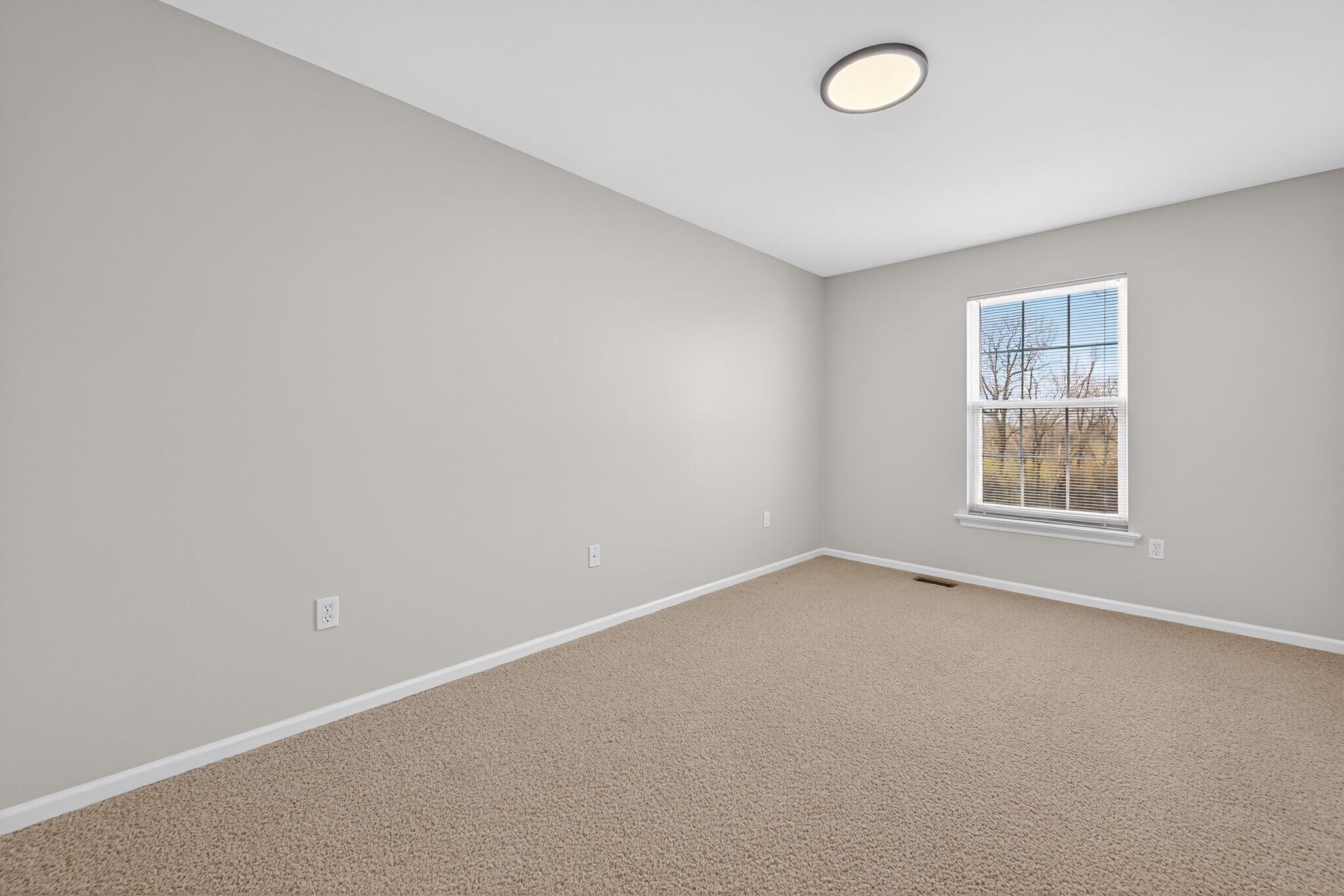 Building Photo - 373 Montclair Tower Dr