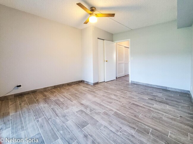 Building Photo - 4 Abbey Ln