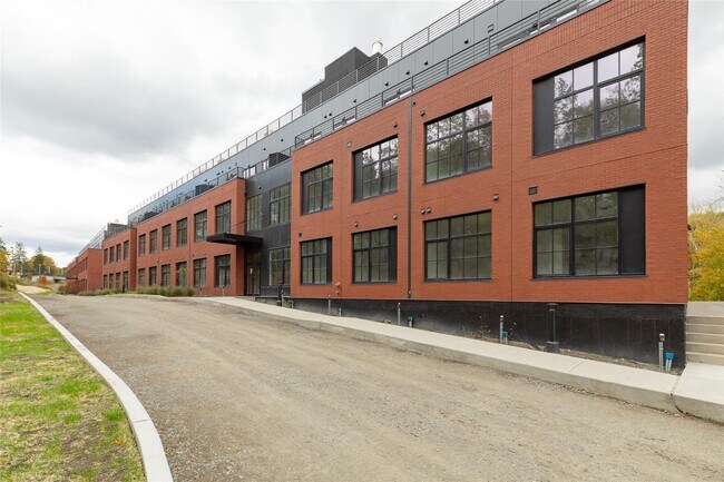 Building Photo - 200 Arno Dr