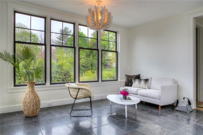 Building Photo - 766 Indian Ave