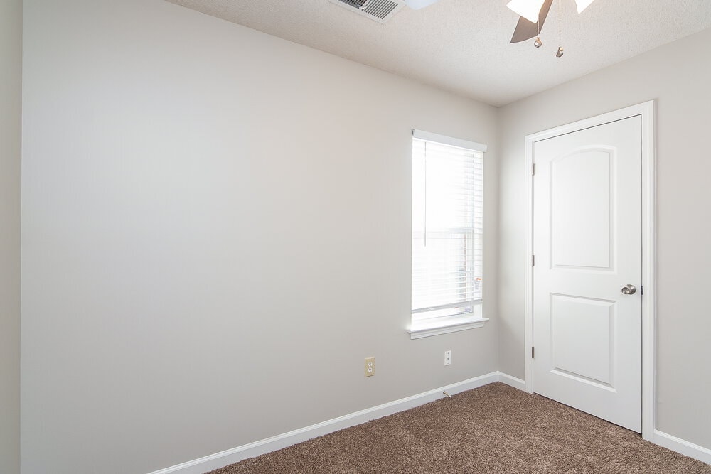 Building Photo - 10049 Mill Hill Ave