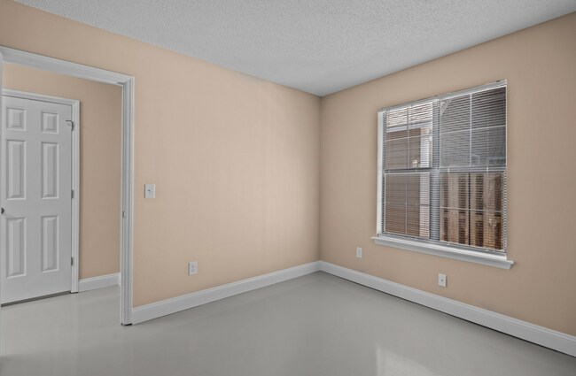 Building Photo - 1160 Shipyard Blvd