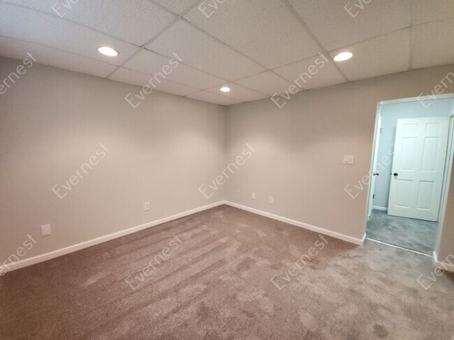Building Photo - 3815 Paces Ferry W