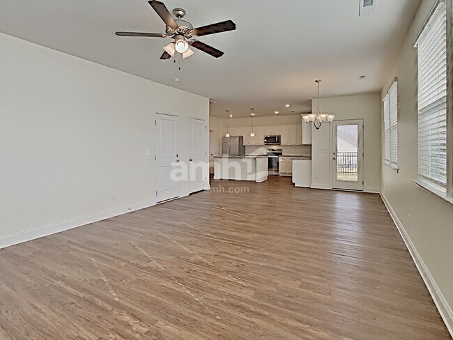 Building Photo - 308 Elmhurst Dr