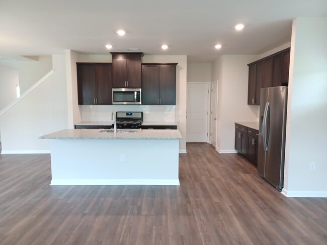 Building Photo - 1006 Depot Dr