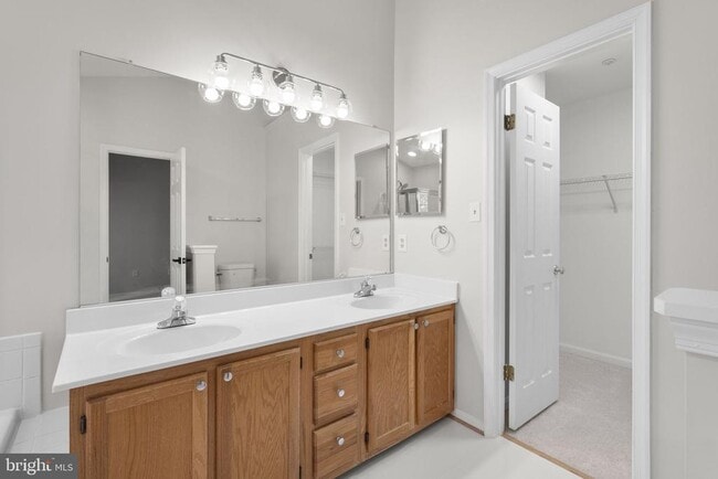 Building Photo - 18502 Clovercrest Cir