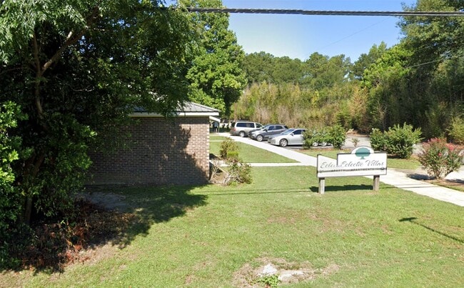 Primary Photo - 11 Villa St