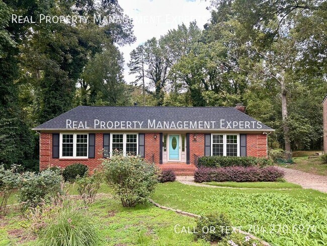 Building Photo - 3311 Tyrone Dr