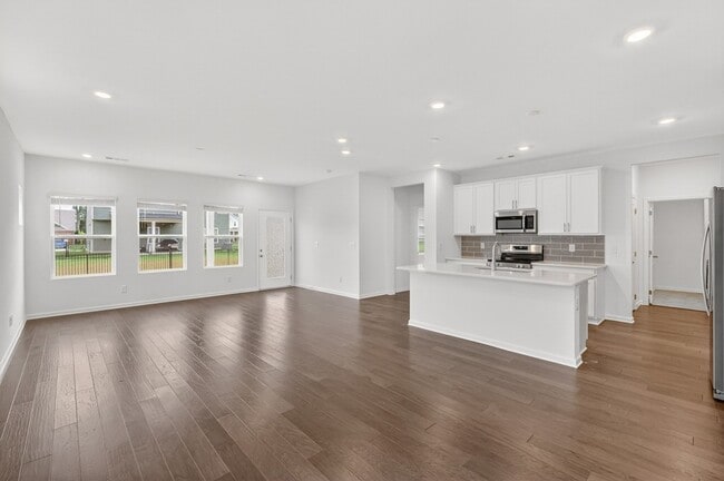 Building Photo - 4909 Russell David Dr