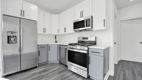Building Photo - 4350 W Lawrence Ave