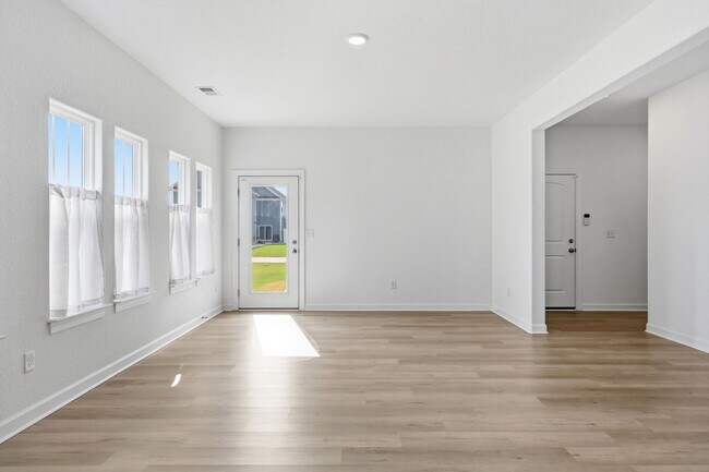 Building Photo - 208 Ryker Rd E