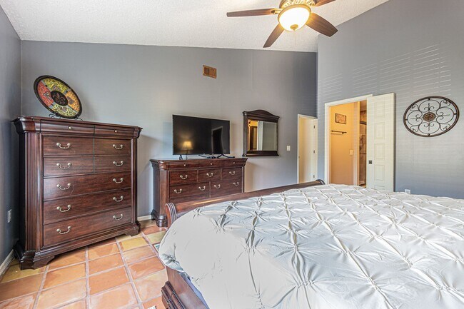 Building Photo - 5427 Villa Deste Ct