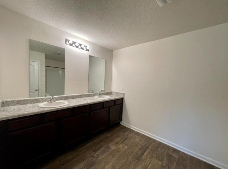 Building Photo - 910 Merganser Way