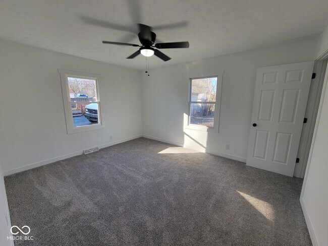 Building Photo - 48 Southlane Dr