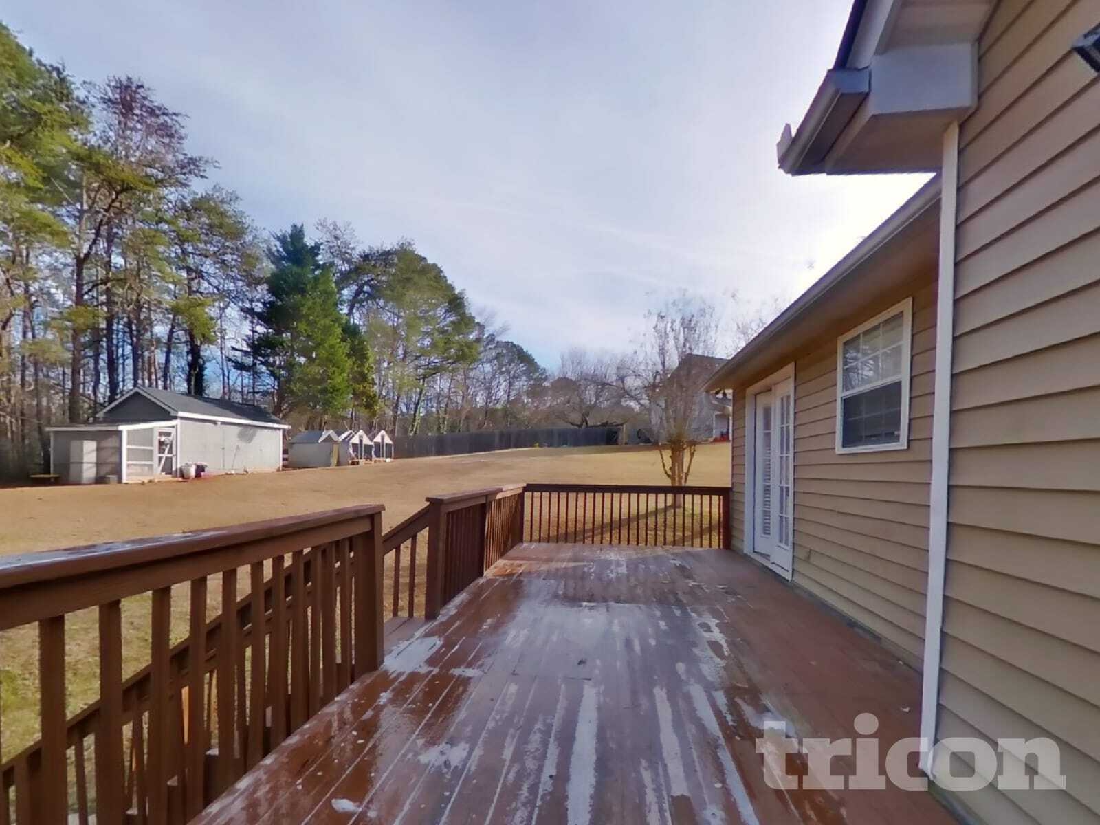 Building Photo - 125 Palm Lake Dr