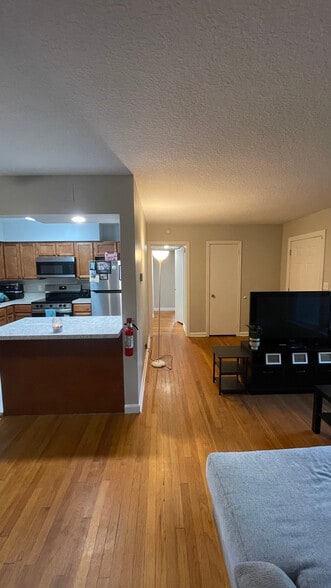 Common Area Continued - 5654 Baywood Ter