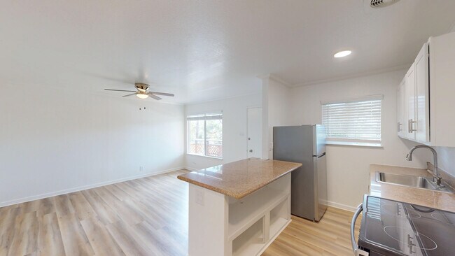 Building Photo - 7 Merrydale Rd