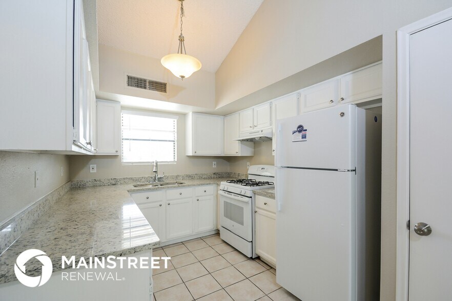 Building Photo - 3119 W Camino Azul