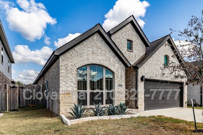 Building Photo - 13915 Runner Way