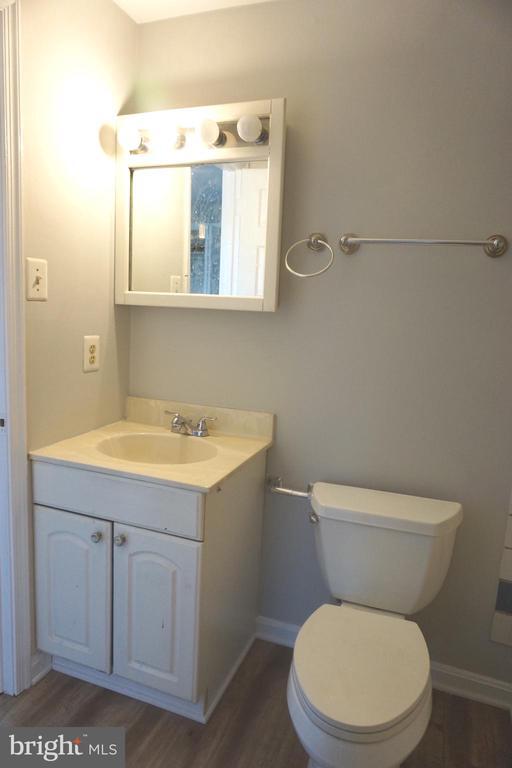 Building Photo - 19 Shady Spring Pl