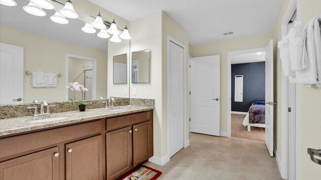 Building Photo - 1434 Rolling Fairway Dr