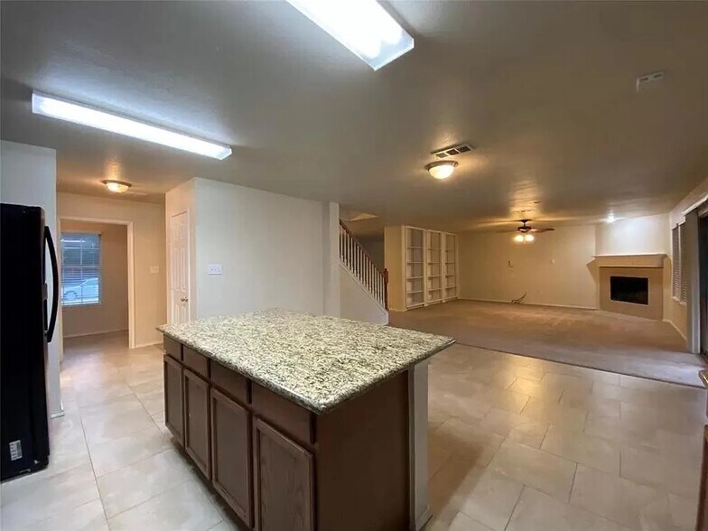 Building Photo - 6315 Tara Ln