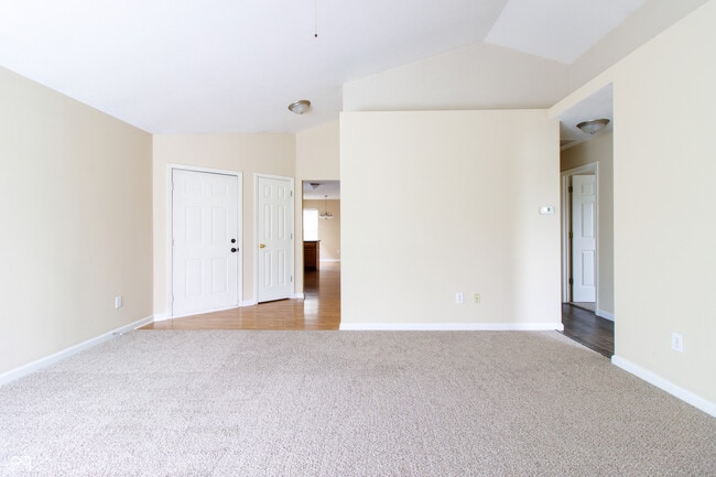 Building Photo - 435 Grabill Dr