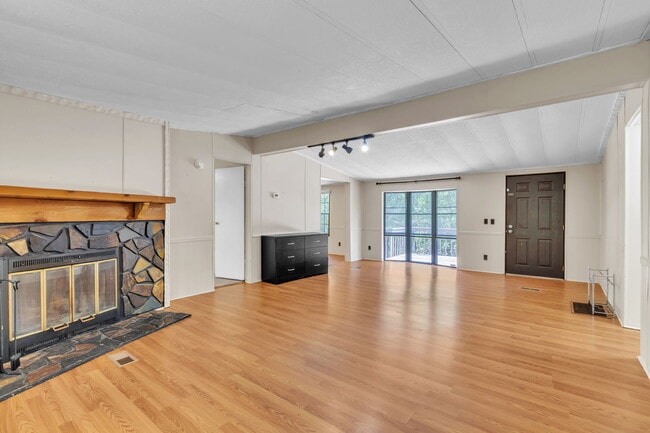 Building Photo - 234 Mill Pond Rd