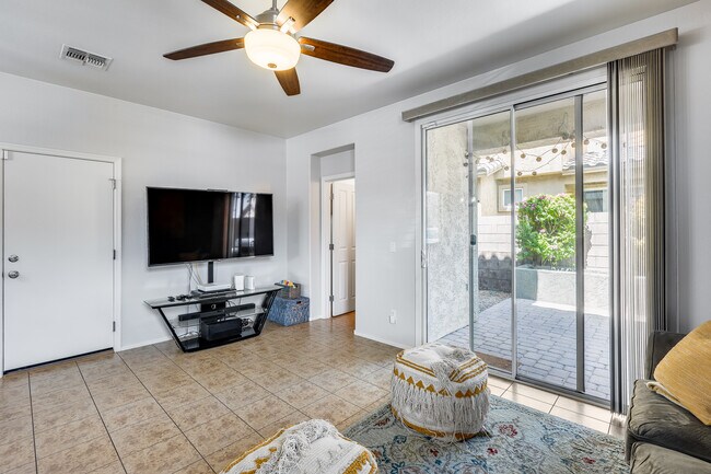 Building Photo - 11956 W Fillmore St