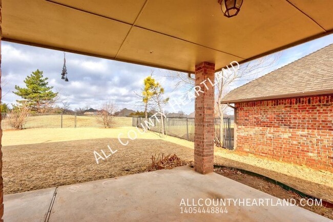 Building Photo - 15813 Traditions Blvd