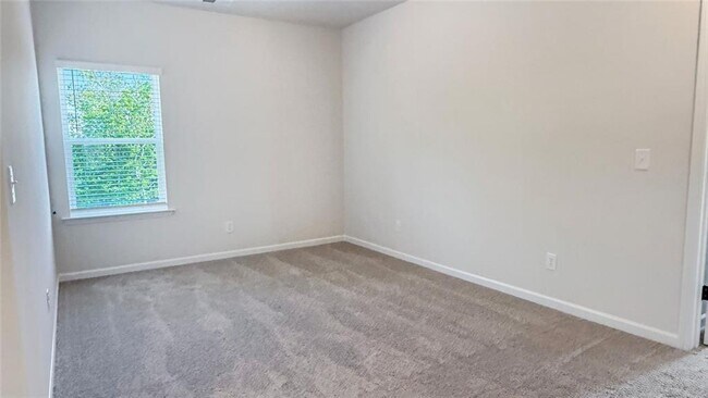 Building Photo - 800 Dundee Wy