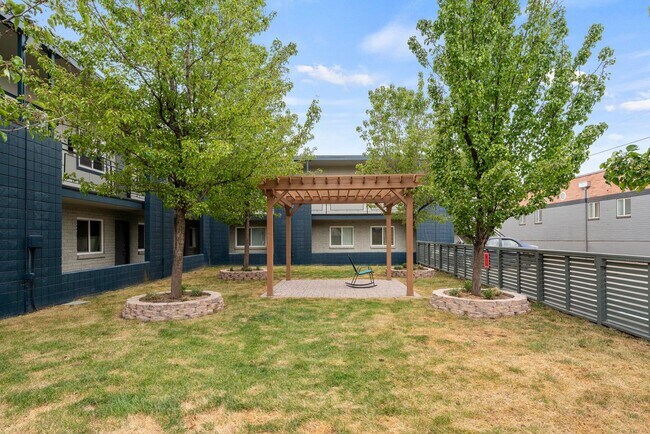 Interior Photo - Gardner Street