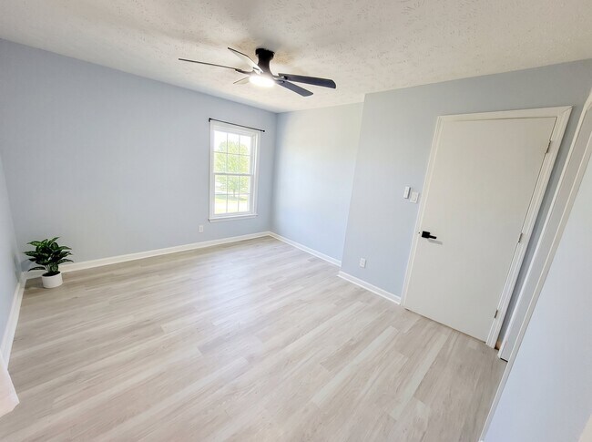 Building Photo - 512 Boundary Ln