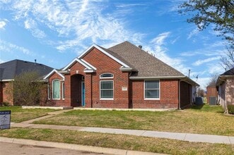 Building Photo - 6513 Redwood Ln