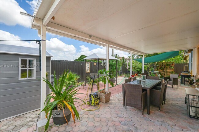 Building Photo - 15825 SW 60th Terrace