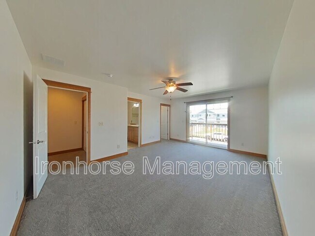 Building Photo - 5471 Glenellen Dr