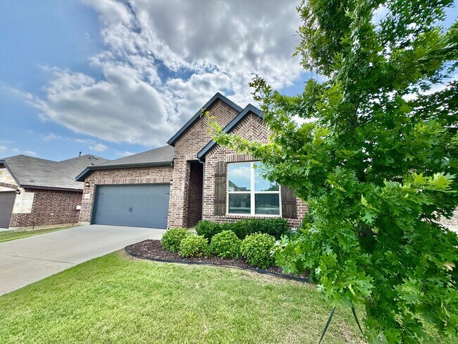 Building Photo - Argyle ISD! 3 Bed 2 Bath Home in PERFECT Location