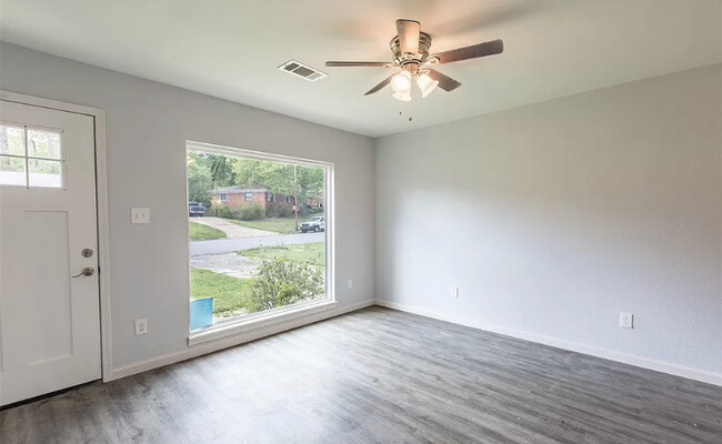 Living Room - 11020 Birchwood Dr