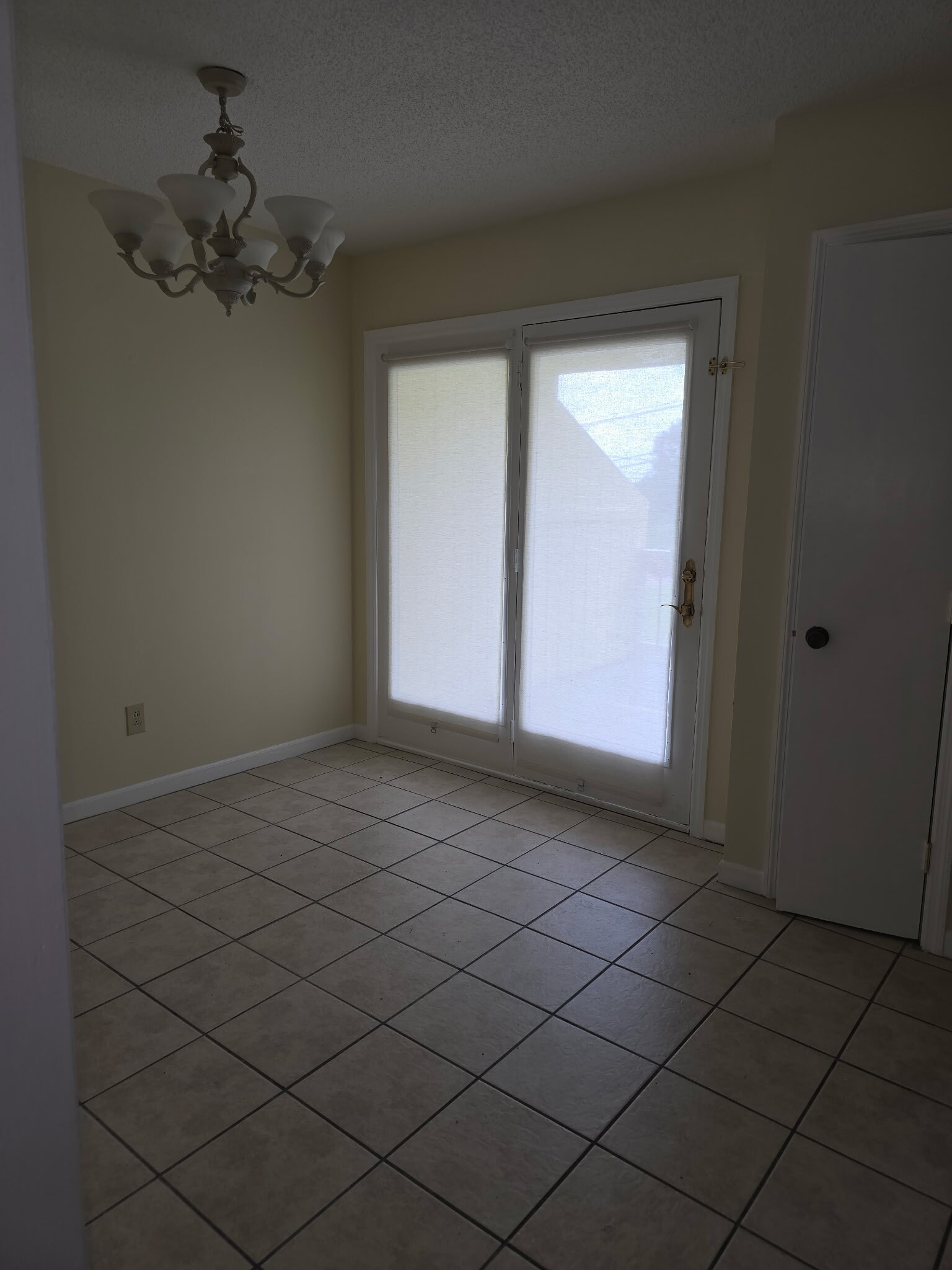 Building Photo - 106 Car Mol Dr