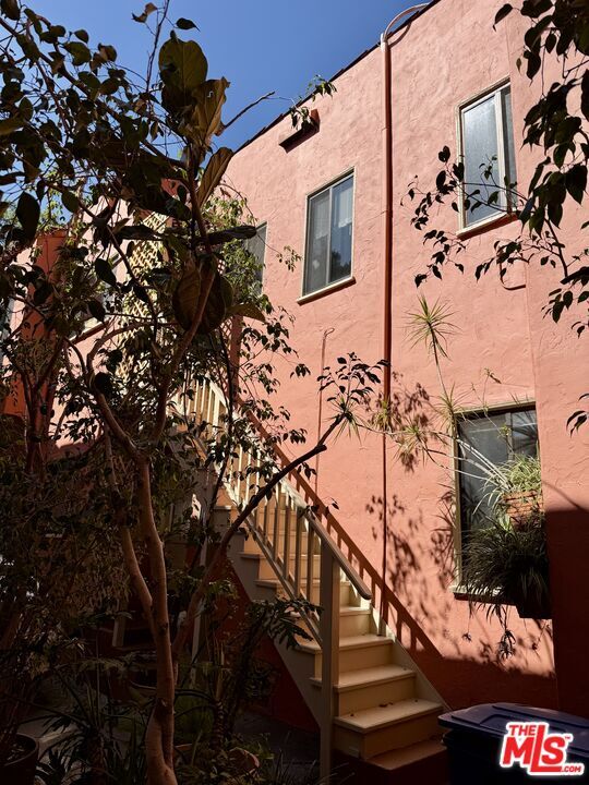 Building Photo - 840 Huntley Dr